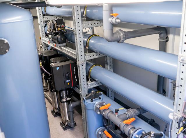 Reverse osmosis unit installed in container