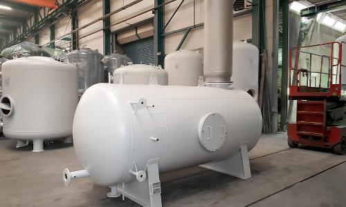 Termický odplyňovač s kupolí